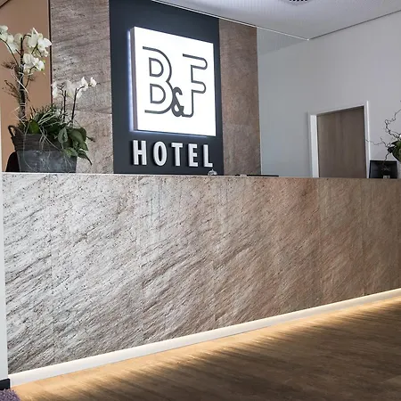 Hotel B&f Am Neumarkt 3*